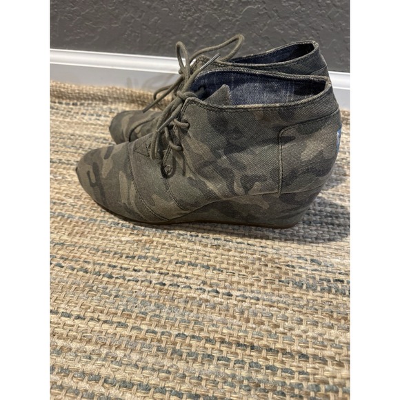 Toms Shoes - Toms Washed Desert Camo Canvas Wedge Booties Size 10